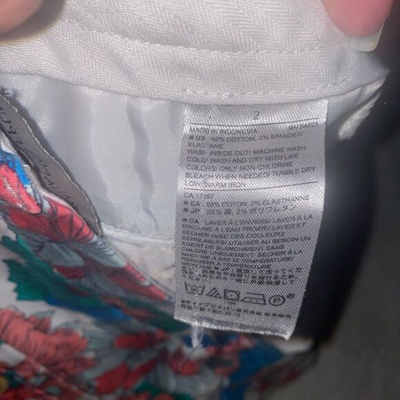 Banana Republic Women's Multi-color Floral Shorts Size 2. Waist is 15” - Picture 5 of 6